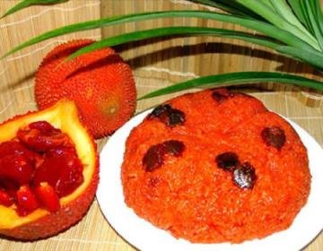 Màu của xôi gấc phải xài tới bao nhiêu quả gấc cho đủ, mà cũng chỉ cho ra được màu hồng nhạt tai tái, nhìn phát chán ( ảnh: http://yeutretho.com)