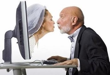 Socrates :“Hãy lấy vợ. Nếu bạn được người vợ hiền thì bạn có hạnh phúc. Chẳng may gặp người xấu thì bạn sẽ thành một triết gia”
